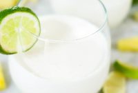 Paleo Dairy-Free Sugar-Free Piña Colada Smoothie