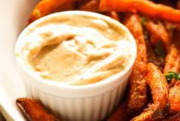 Garlicky Cream Dip for Sweet Potato Fries