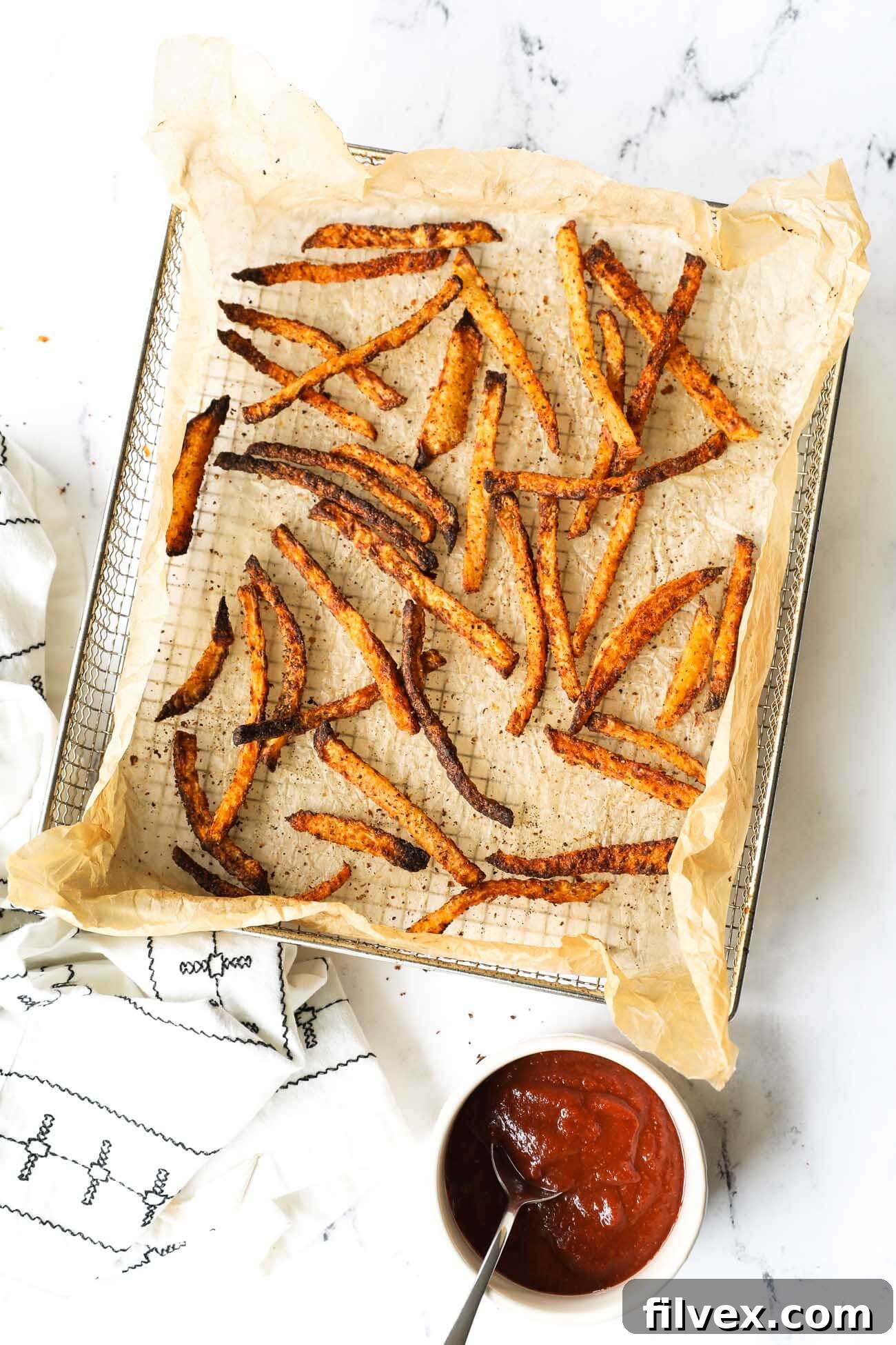 Crispy Jicama Fries with dipping sauce