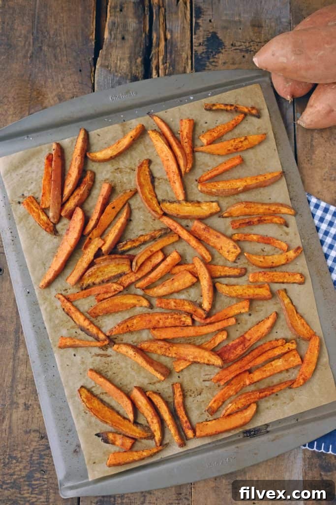 Who doesn't love sweet potato fries?! Our Paleo + Whole30 simple sweet potato fries are yet another sweet and salty combo, you really can't go wrong. Paleo + Whole30. | realsimplegood.com
